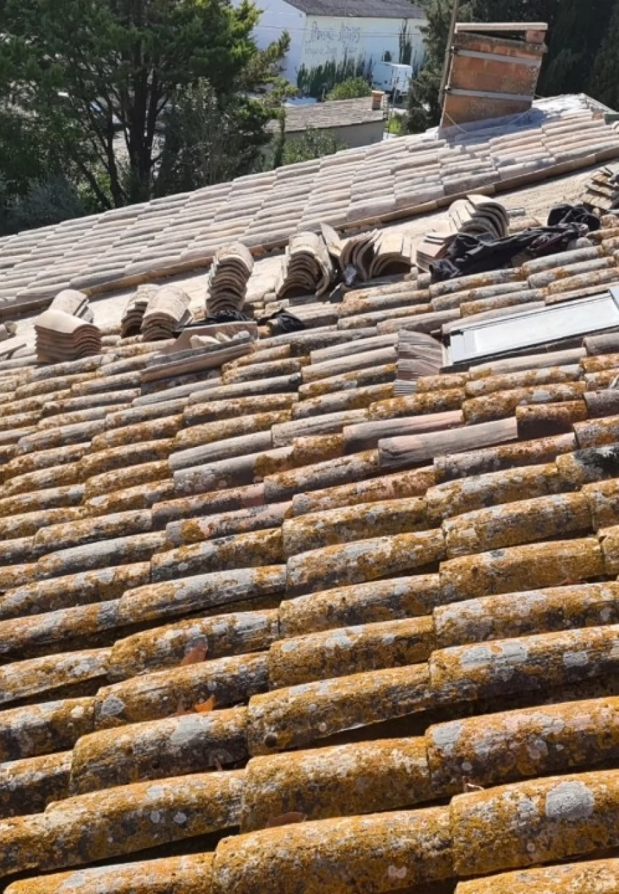 Restauration de toit ancien à Carpentras près d'Avignon (84)
