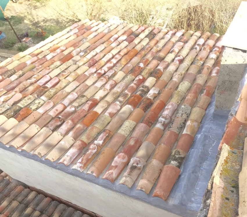 Rénovation de toiture ancienne près de Blauvac