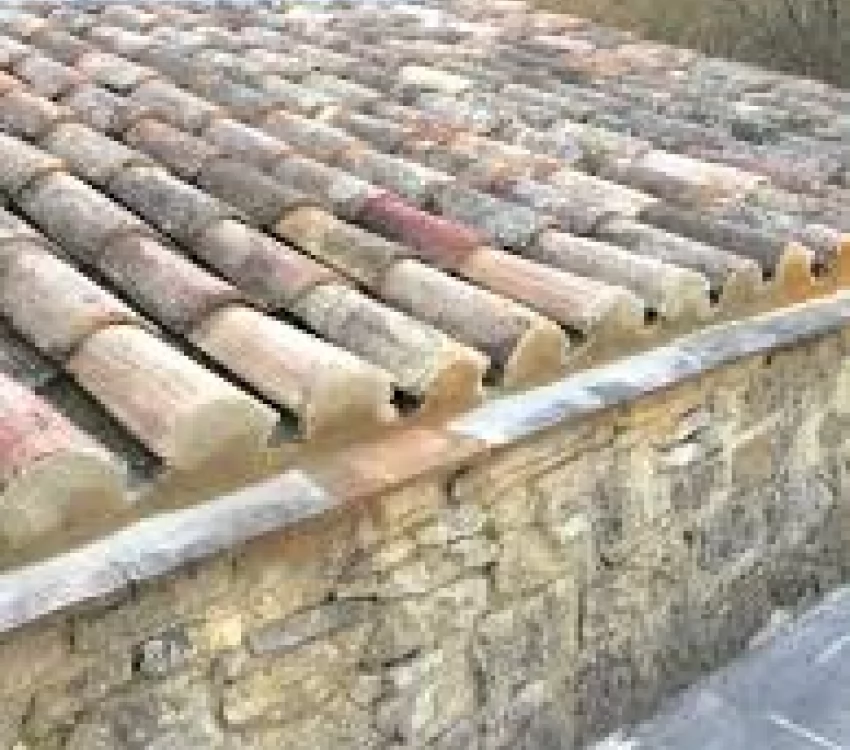 remaniement de charpente sur une toiture ancienne à proximité de Carpentras