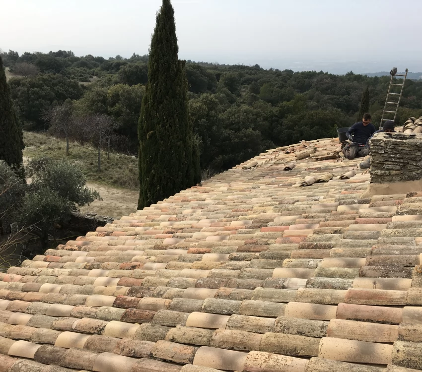 rénovation de toiture L'Isle sur la sorgue remaniement de corps de ferme provençal