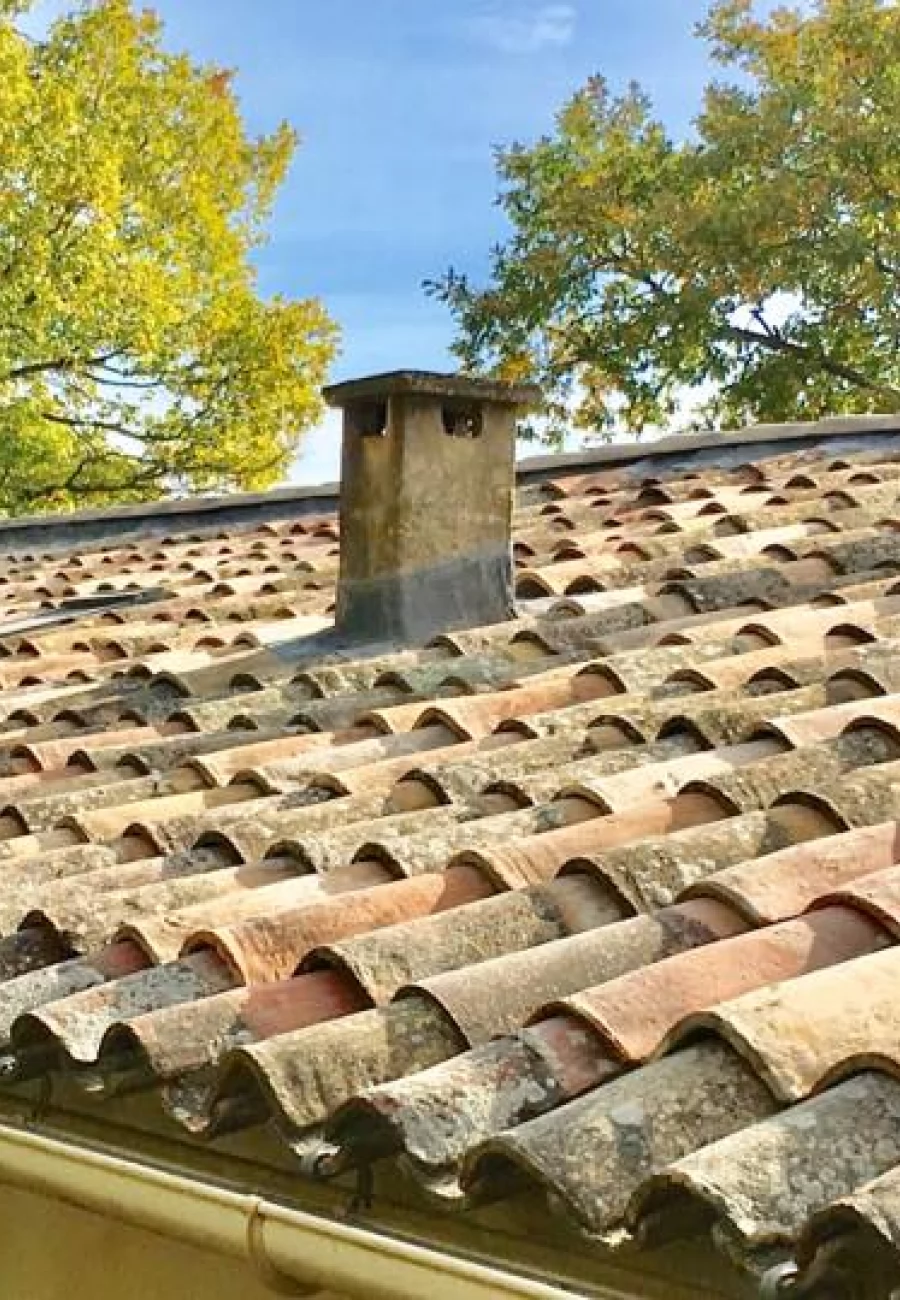 Remaniement de toiture ancienne à Gordes dans le Vaucluse (84)
