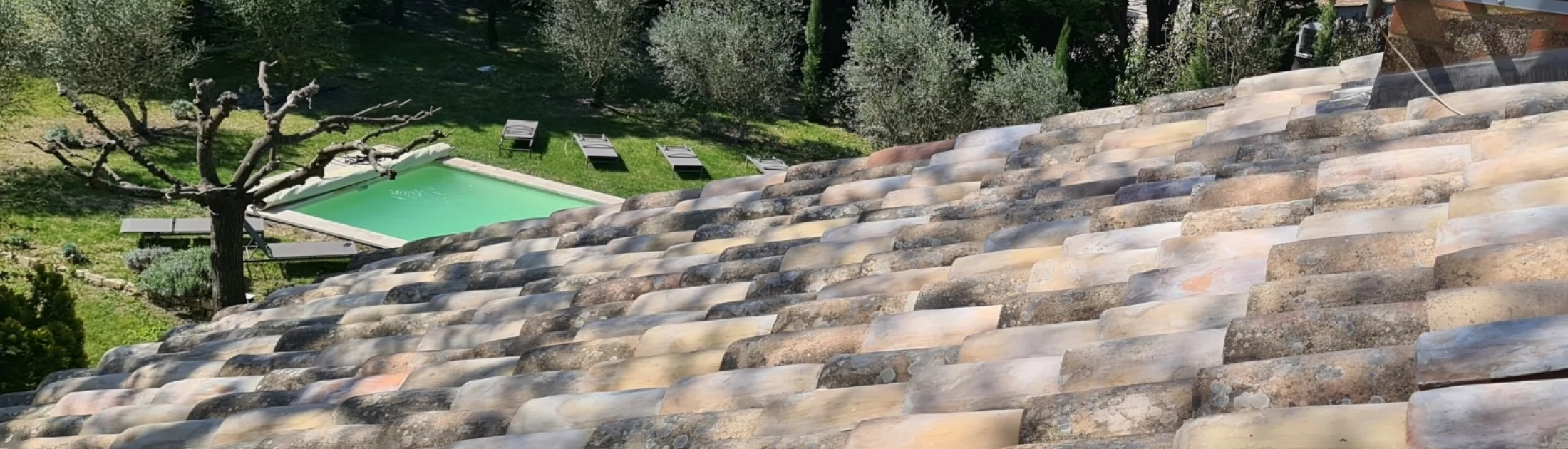 Rénovation de toiture ancienne à Carpentras pour une bastide provençale