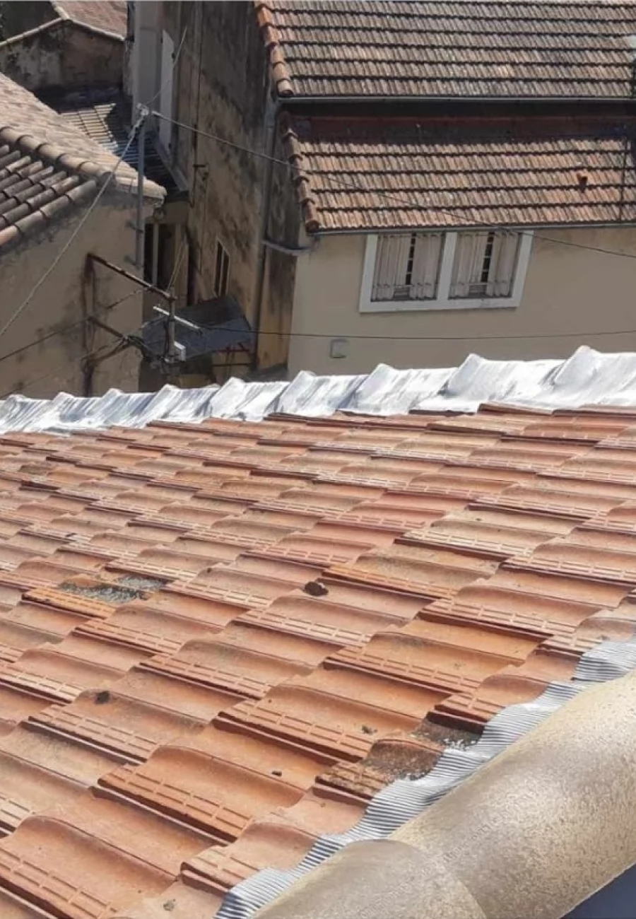 Rénovation de toiture ancienne à Cavaillon - Boulevard du Dr Capeau (84)