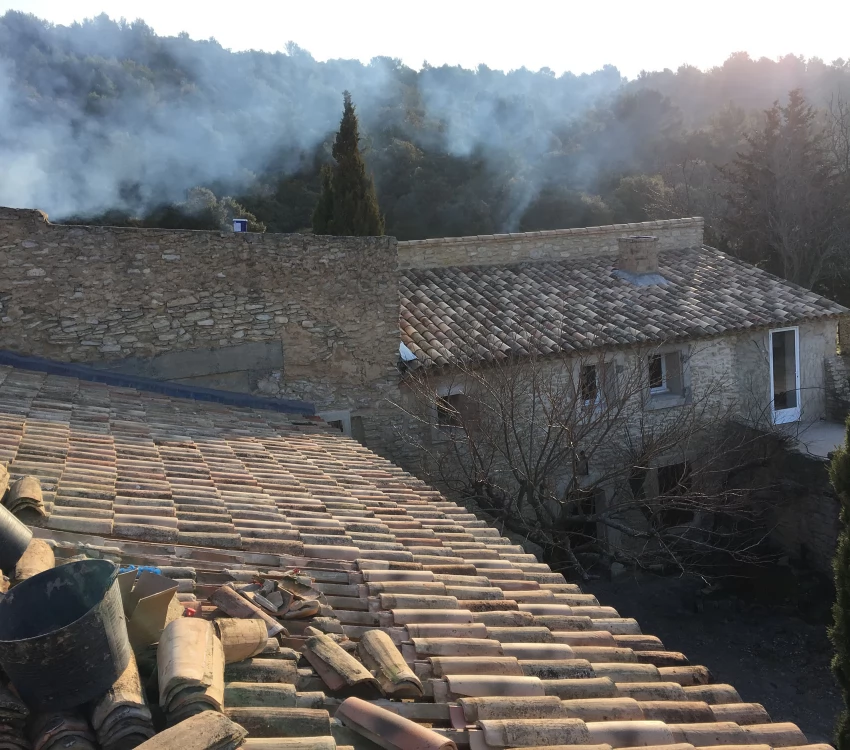 rénovation de toiture L'Isle sur la sorgue remaniement de corps de ferme provençal