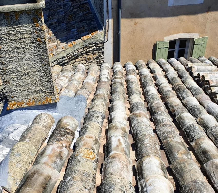Réfection de toiture ancienne près de Carpentras et Fontaine de Vaucluse