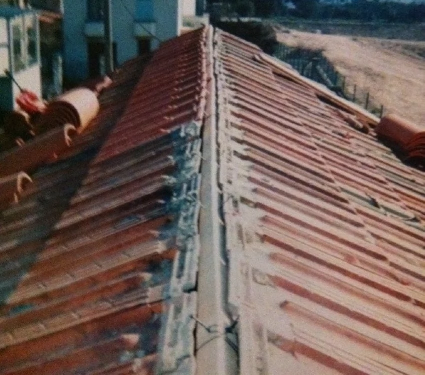 Rénovation de faîtage de toiture avec tuiles plates Marseillaises