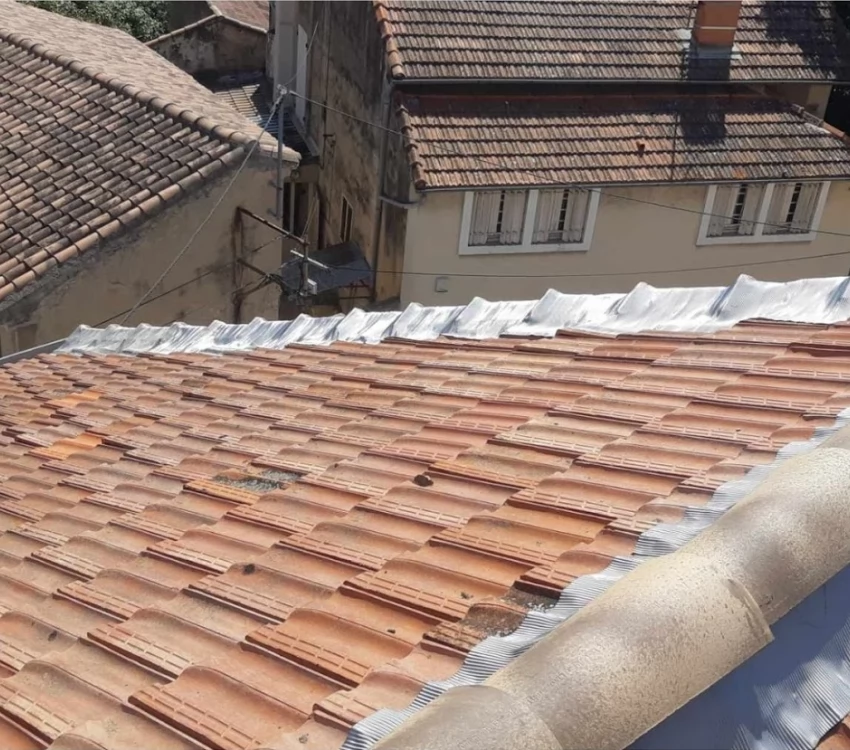 Rénovation toiture ancienne tuiles terre cuite Cavaillon (84)